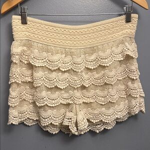 Crochet Tiered Cream Women's Shorts